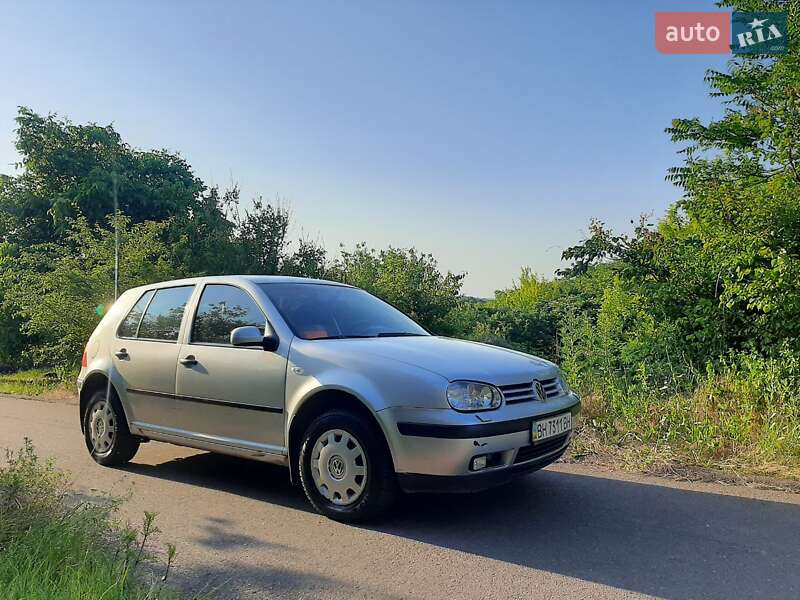 Хетчбек Volkswagen Golf 2004 в Одесі