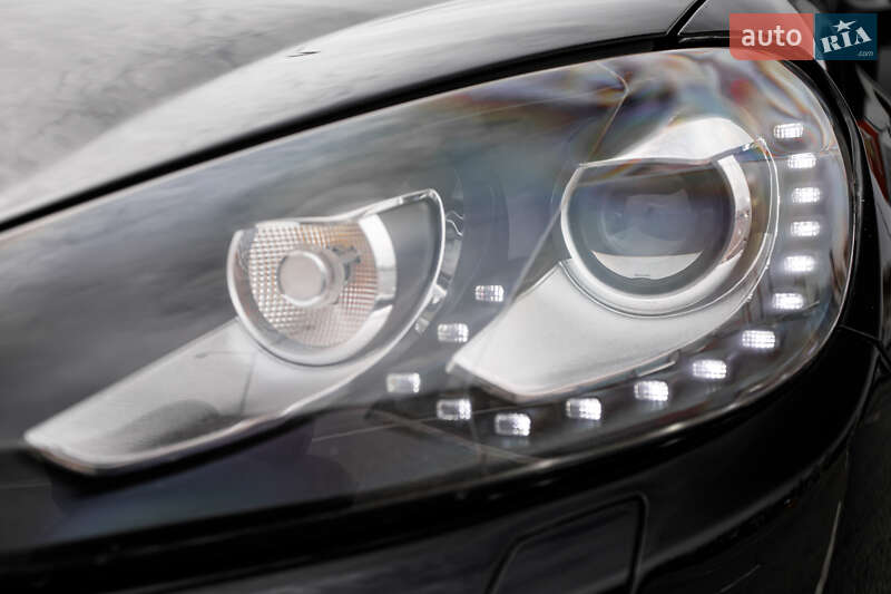 Хетчбек Volkswagen Golf 2012 в Чернівцях