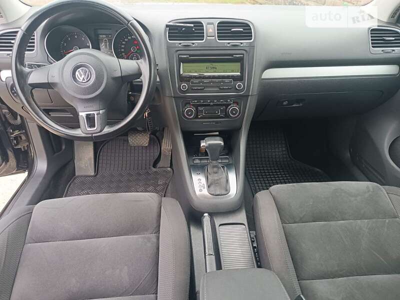 Хэтчбек Volkswagen Golf 2009 в Владимирце