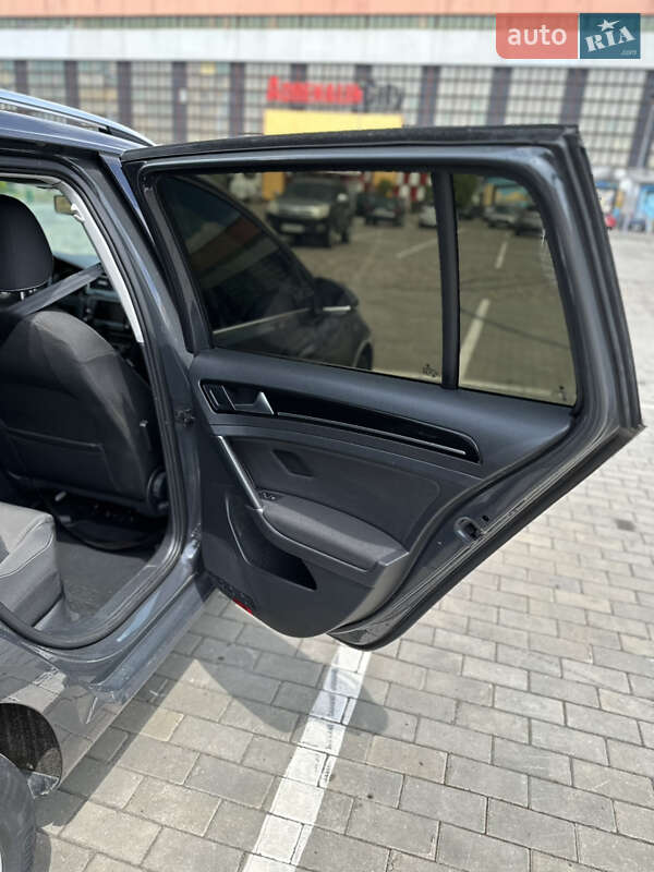 Универсал Volkswagen Golf 2013 в Луцке