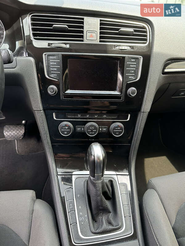 Универсал Volkswagen Golf 2013 в Луцке