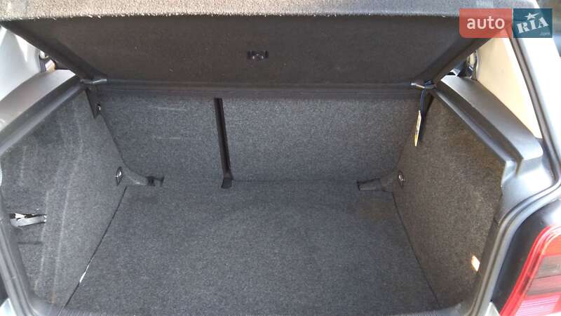 Хетчбек Volkswagen Golf 2001 в Каневі