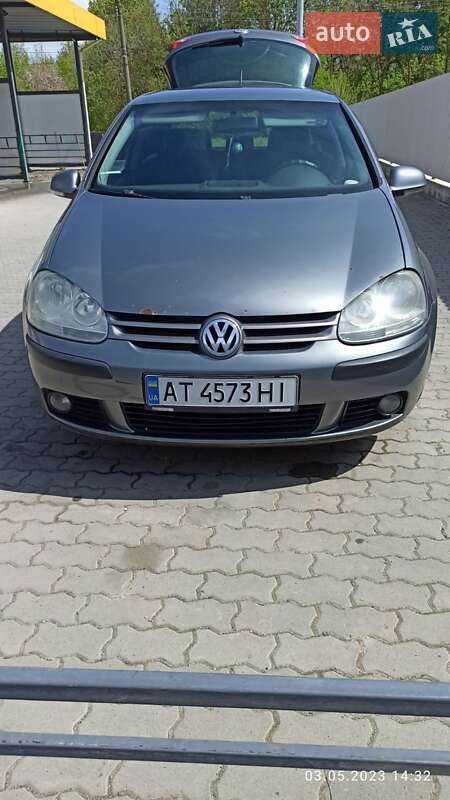 Хетчбек Volkswagen Golf 2005 в Коломиї