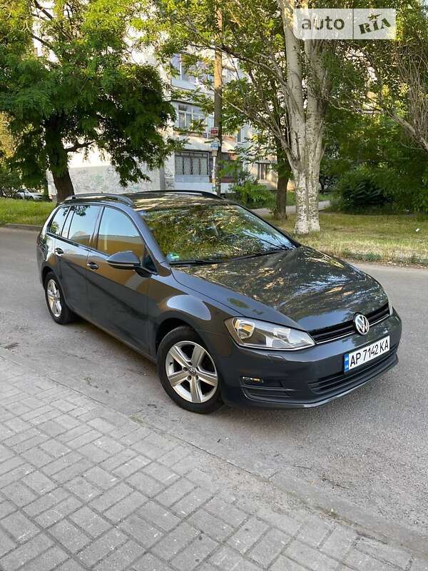 Универсал Volkswagen Golf 2013 в 