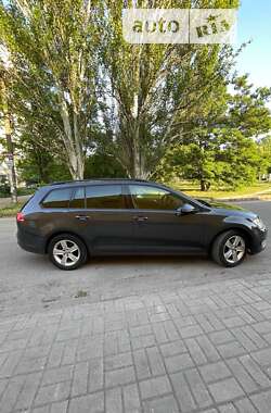 Универсал Volkswagen Golf 2013 в 