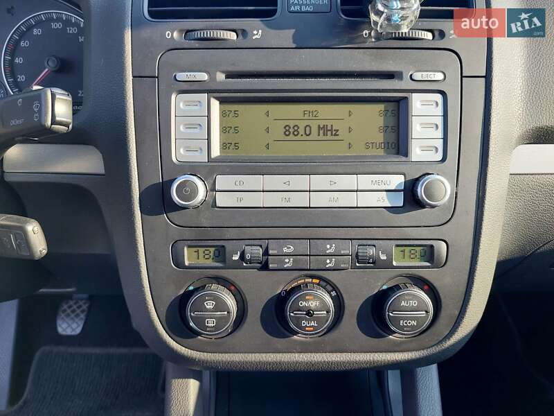 Хетчбек Volkswagen Golf 2007 в Ужгороді