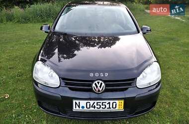 Хэтчбек Volkswagen Golf 2005 в Тернополе