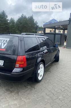 Универсал Volkswagen Golf 2001 в Новояворовске