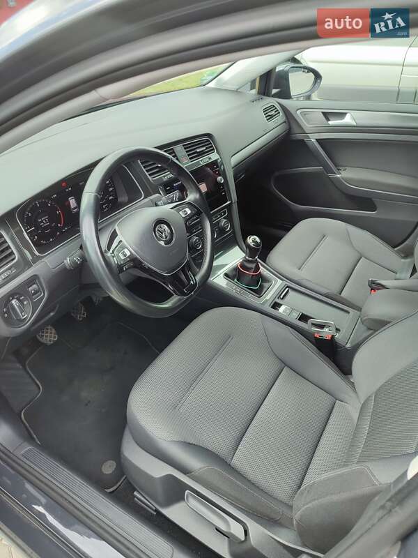 Універсал Volkswagen Golf 2017 в Стрию