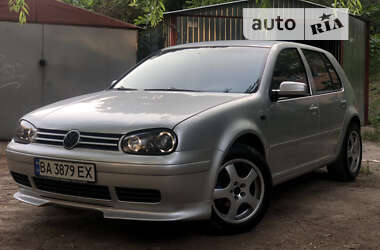 Хэтчбек Volkswagen Golf 2003 в Кропивницком