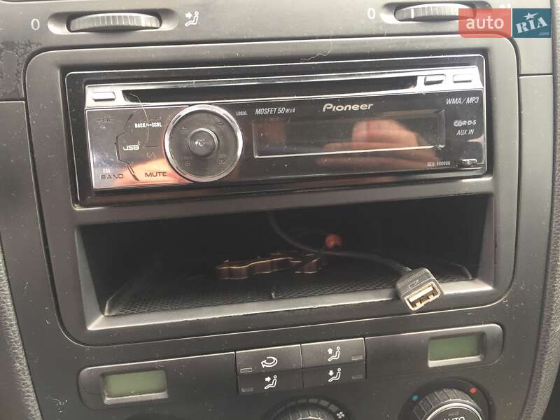 Хетчбек Volkswagen Golf 2008 в Тернополі