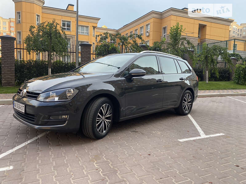 Универсал Volkswagen Golf 2016 в Гайвороне