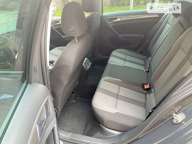 Универсал Volkswagen Golf 2016 в Гайвороне