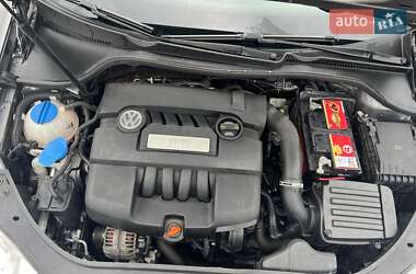 Хетчбек Volkswagen Golf 2006 в 