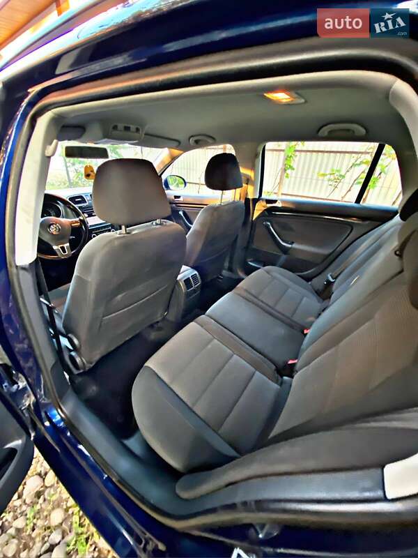 Універсал Volkswagen Golf 2010 в Мукачевому