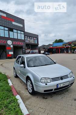 Хетчбек Volkswagen Golf 2001 в Чернівцях