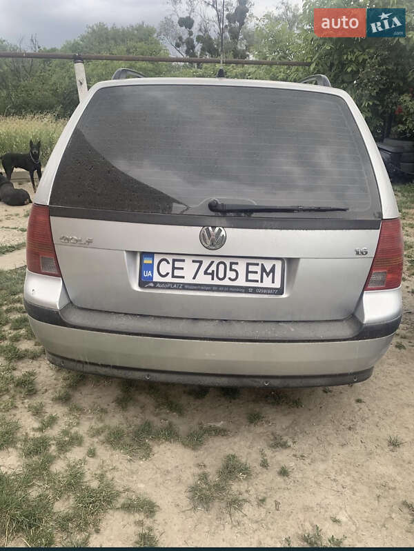 Універсал Volkswagen Golf 2001 в Чернівцях