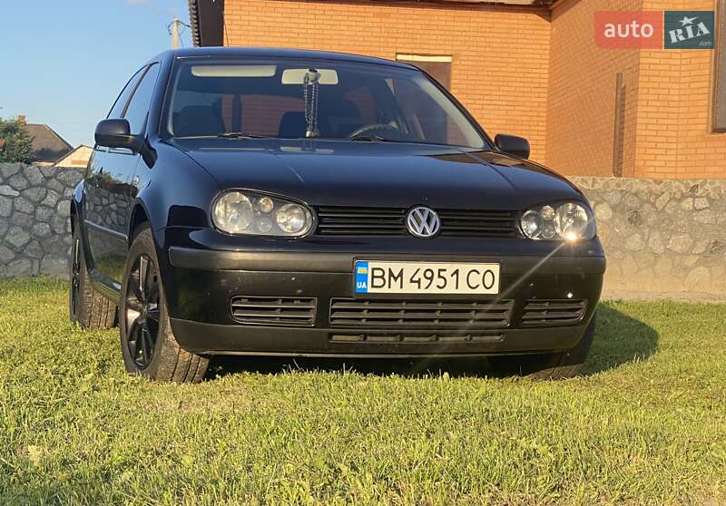 Хэтчбек Volkswagen Golf 2001 в Ахтырке