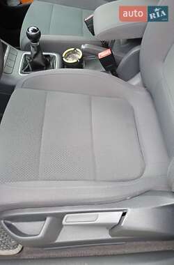 Хэтчбек Volkswagen Golf 2005 в 