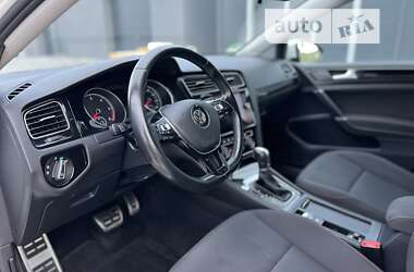 Универсал Volkswagen Golf 2017 в Луцке