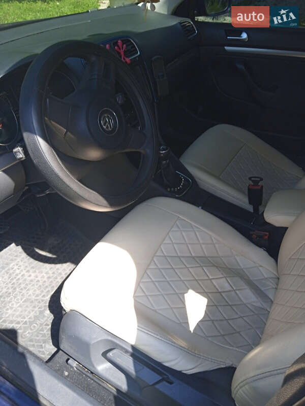 Універсал Volkswagen Golf 2010 в Самборі