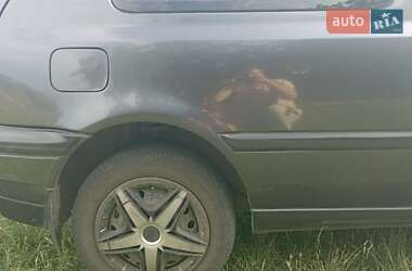 Хэтчбек Volkswagen Golf 1993 в 