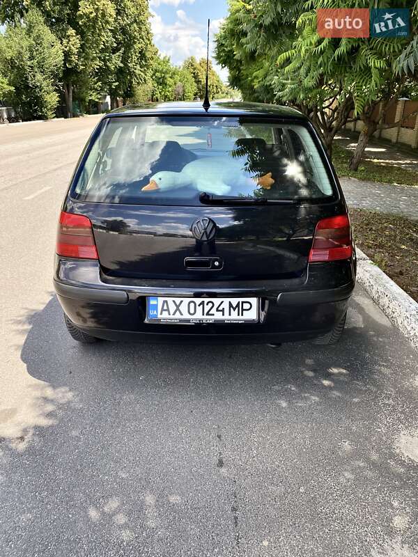 Хэтчбек Volkswagen Golf 2001 в Харькове