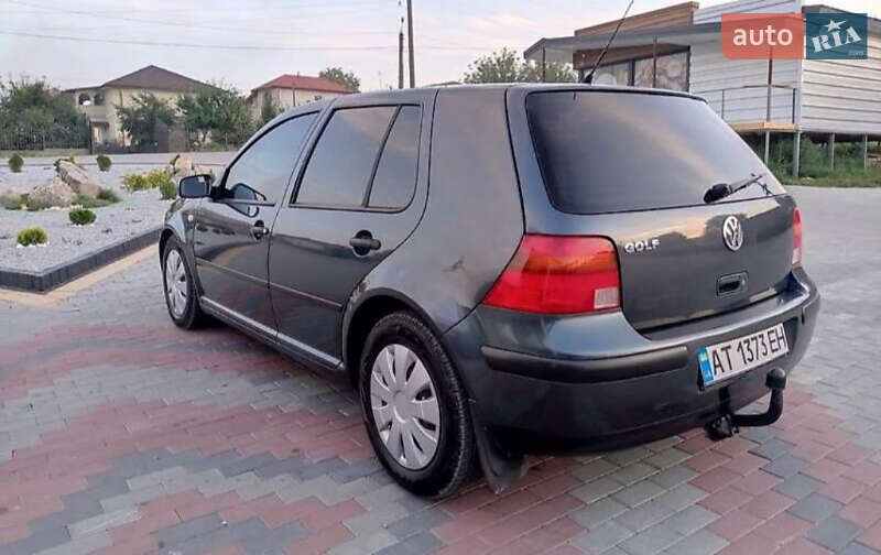 Хэтчбек Volkswagen Golf 2003 в Калуше
