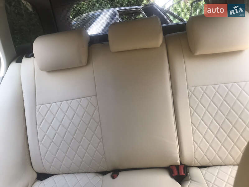Універсал Volkswagen Golf 2010 в Самборі