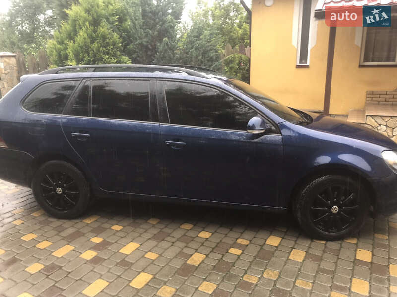 Універсал Volkswagen Golf 2010 в Самборі