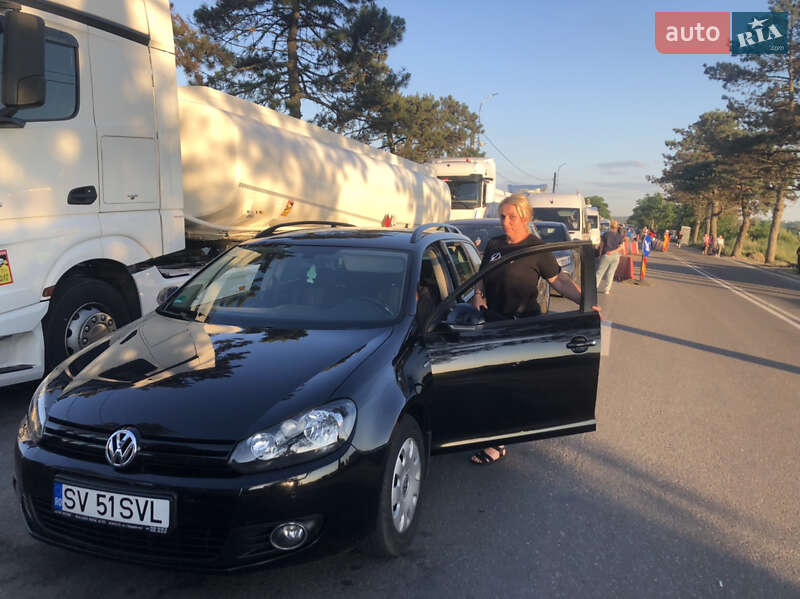 Універсал Volkswagen Golf 2012 в Чернівцях