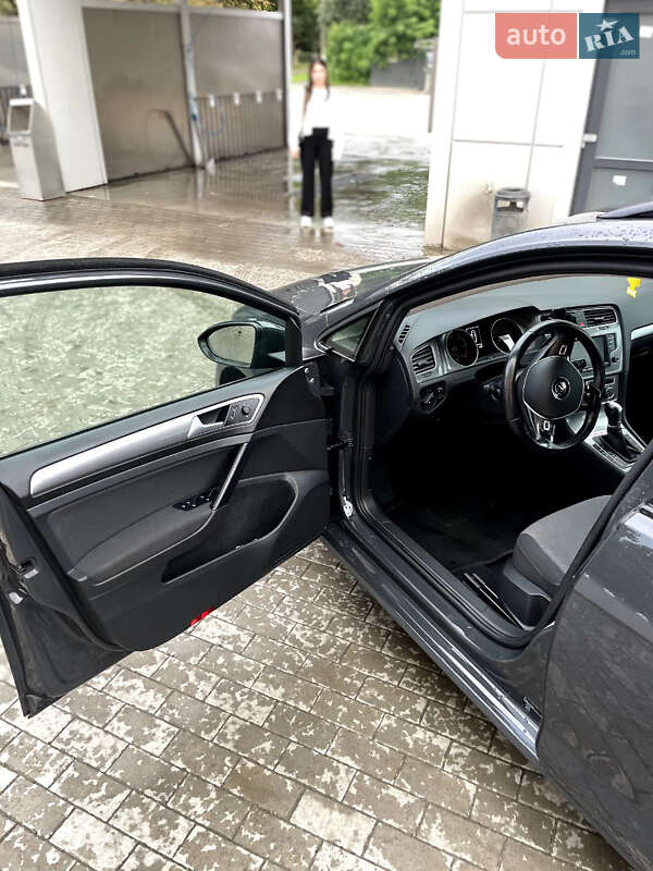 Універсал Volkswagen Golf 2016 в Трускавці