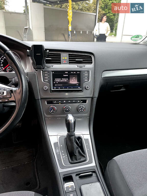 Універсал Volkswagen Golf 2016 в Трускавці