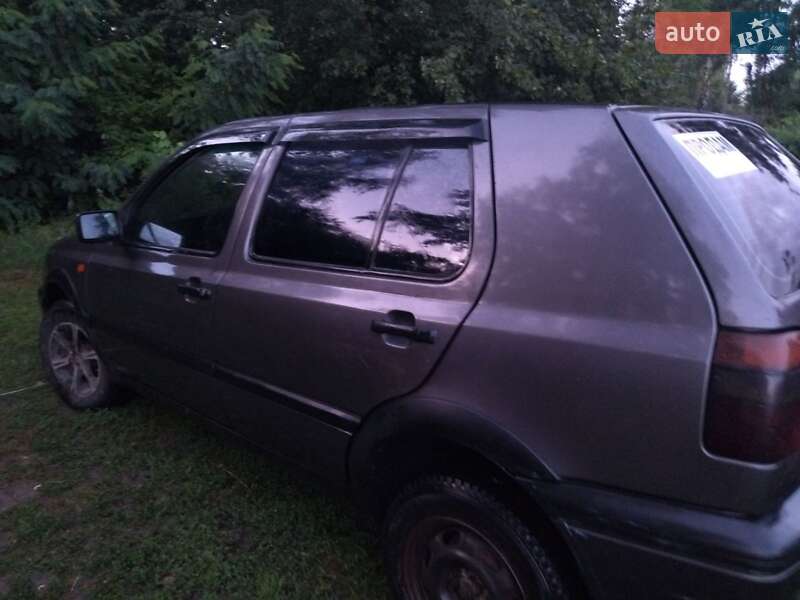 Хетчбек Volkswagen Golf 1993 в Чернігові