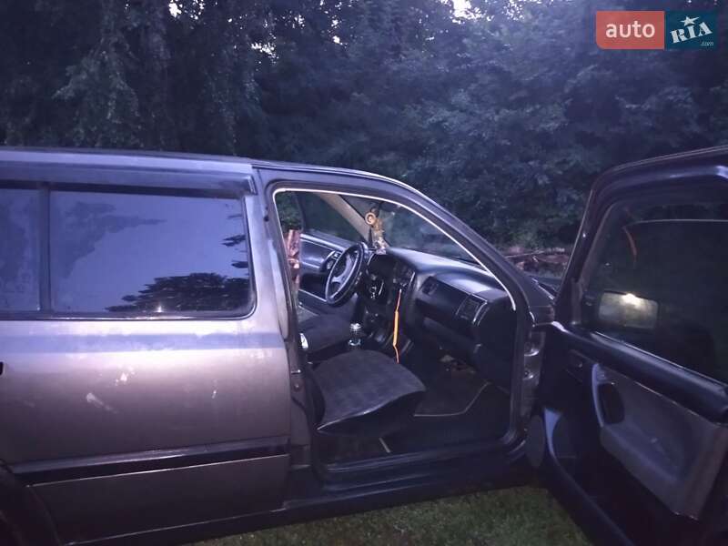 Хетчбек Volkswagen Golf 1993 в Чернігові