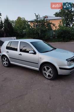 Хетчбек Volkswagen Golf 2002 в Чернігові