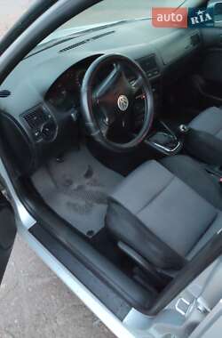 Хетчбек Volkswagen Golf 2002 в Чернігові