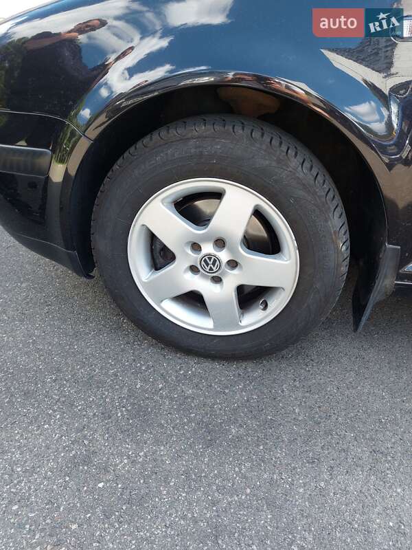 Универсал Volkswagen Golf 2004 в Киеве