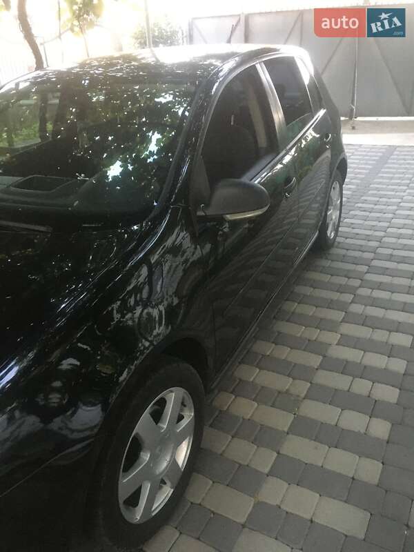 Хэтчбек Volkswagen Golf 2008 в Ужгороде