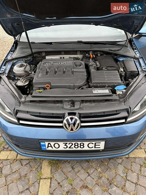 Хетчбек Volkswagen Golf 2013 в Мукачевому