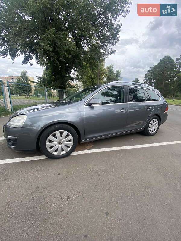 Універсал Volkswagen Golf 2009 в Києві