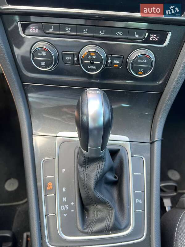 Универсал Volkswagen Golf 2017 в Борисполе