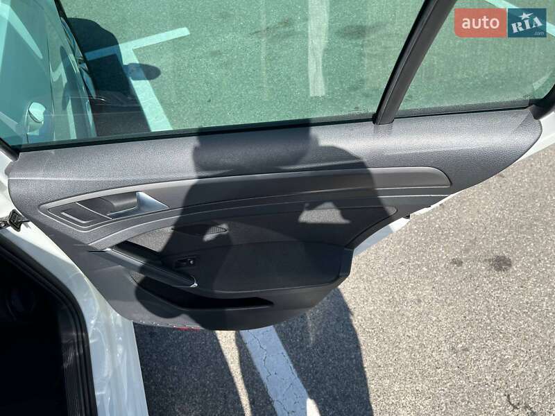 Универсал Volkswagen Golf 2017 в Борисполе