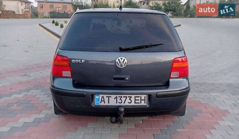 Хэтчбек Volkswagen Golf 2003 в Калуше