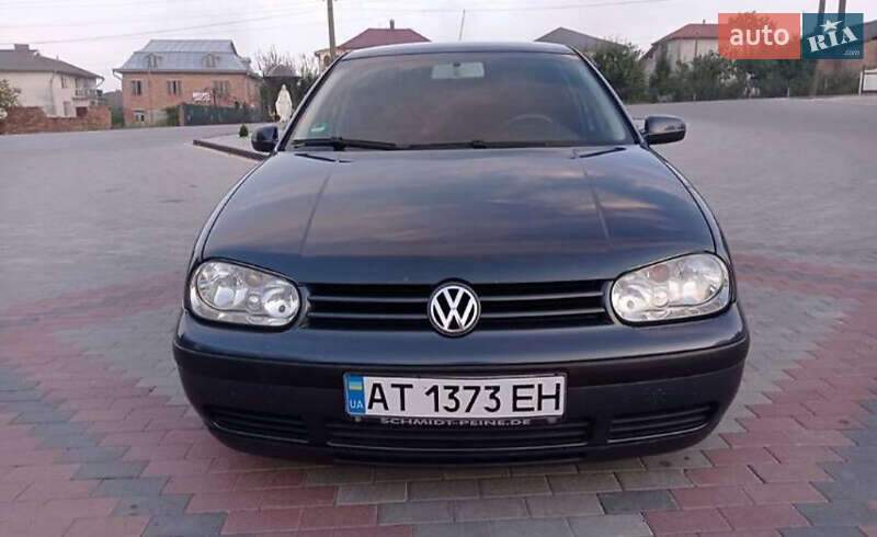 Хэтчбек Volkswagen Golf 2003 в Калуше