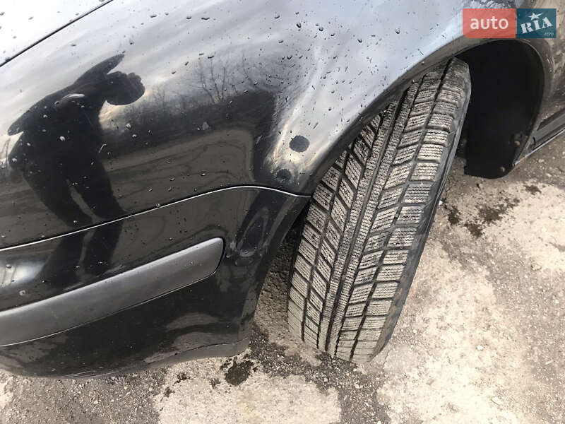 Хетчбек Volkswagen Golf 2002 в Дрогобичі