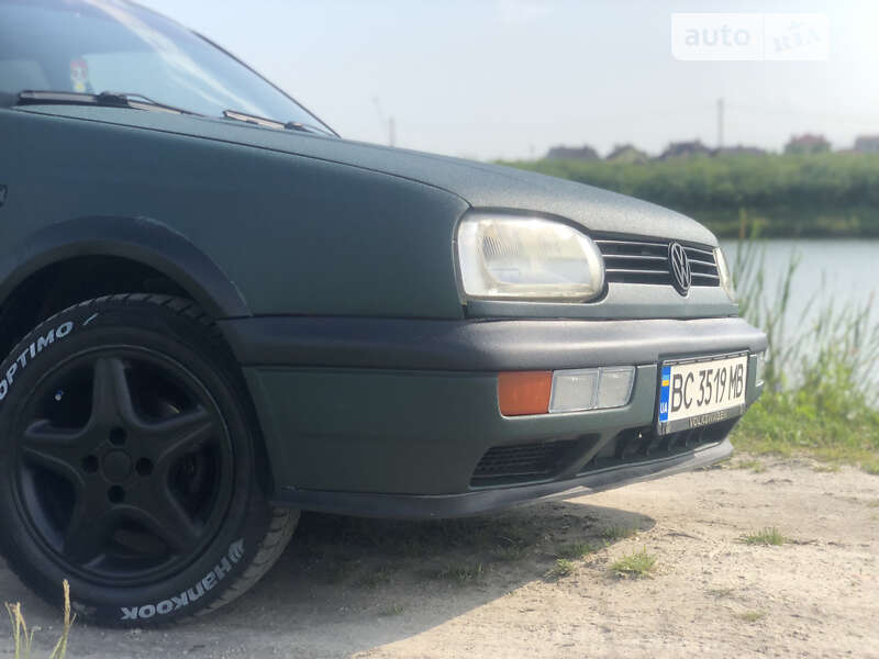 Хетчбек Volkswagen Golf 1996 в Львові