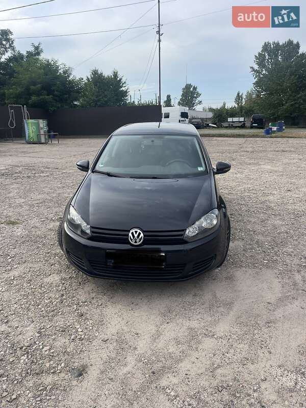 Хэтчбек Volkswagen Golf 2009 в Нововолынске