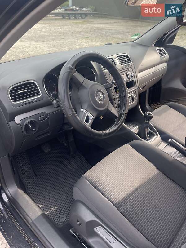 Хэтчбек Volkswagen Golf 2009 в Нововолынске