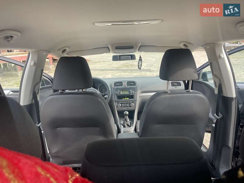 Хэтчбек Volkswagen Golf 2009 в Нововолынске